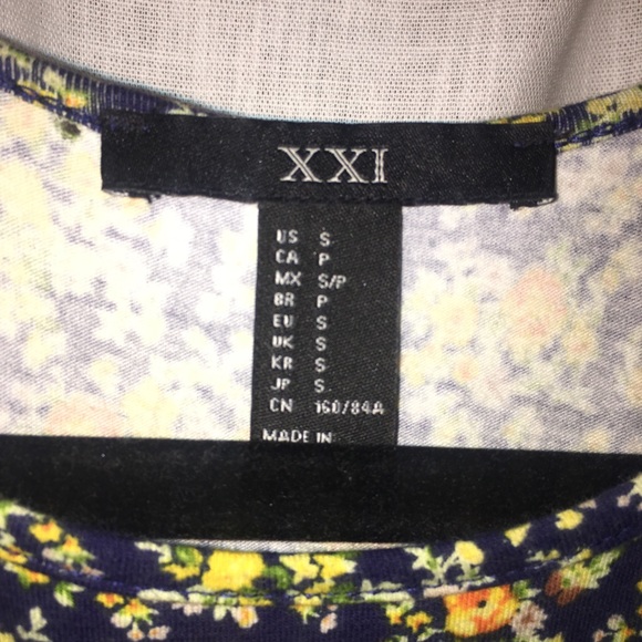 Halter skater dress - Picture 2 of 3